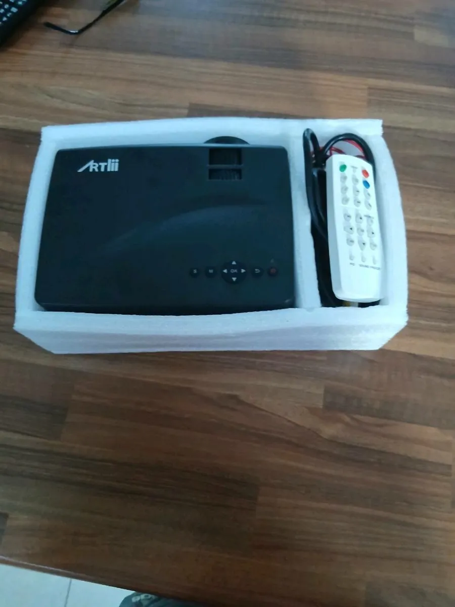 Artlii home theatre projector - Image 4