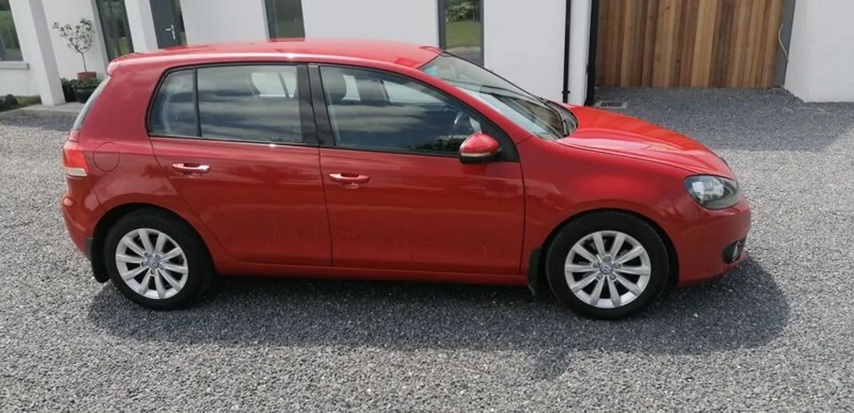 2012 Volkswagen Golf - Image 1