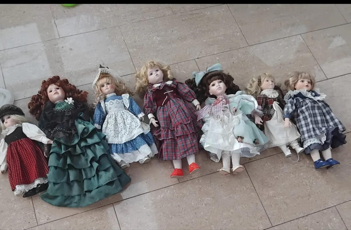 Porcelain dolls for sale - Image 3