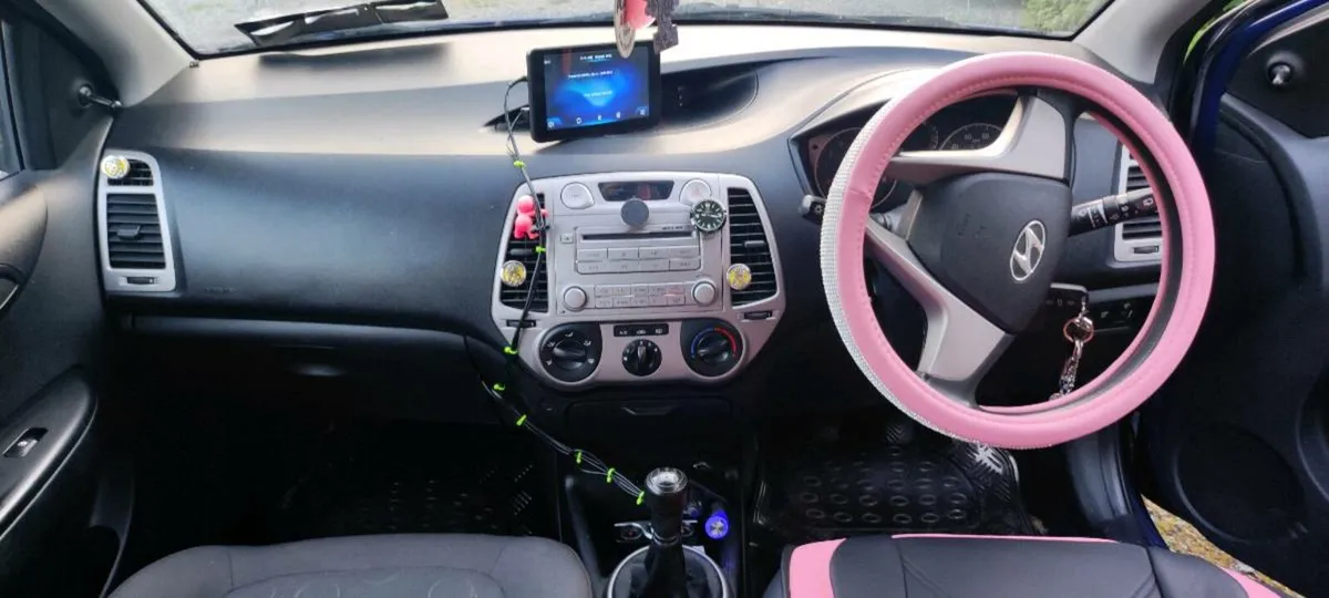 Hyundai i20 - Image 2