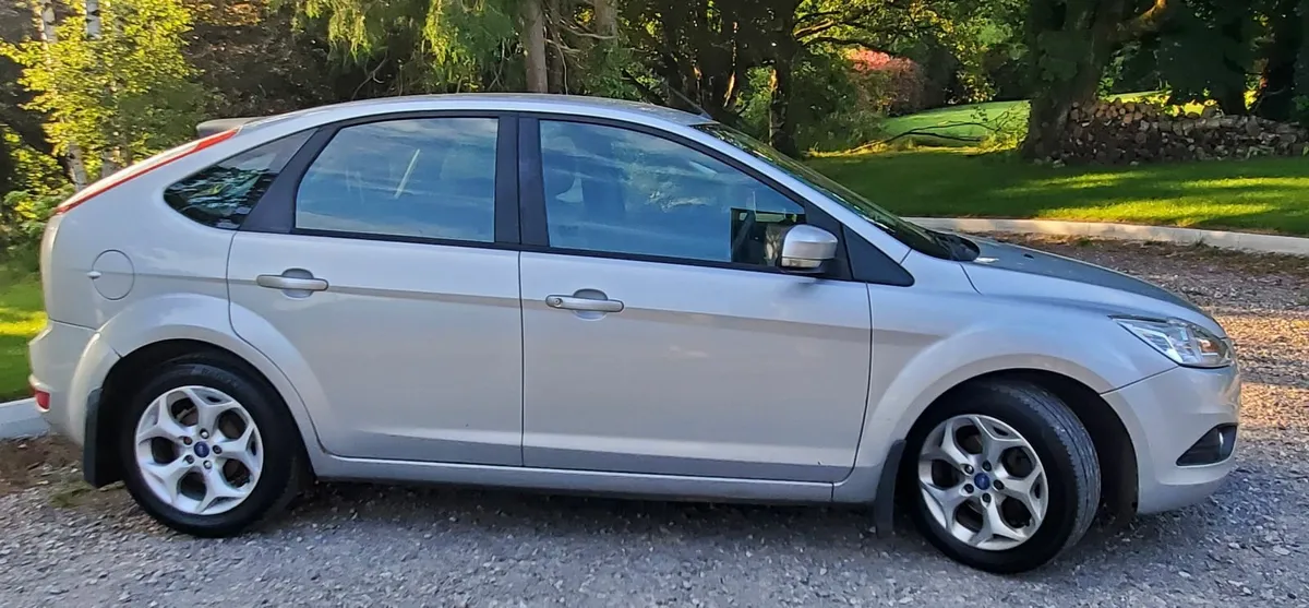 Ford Focus 2011 1.6L Hatchback TDCi Zetec - Image 2
