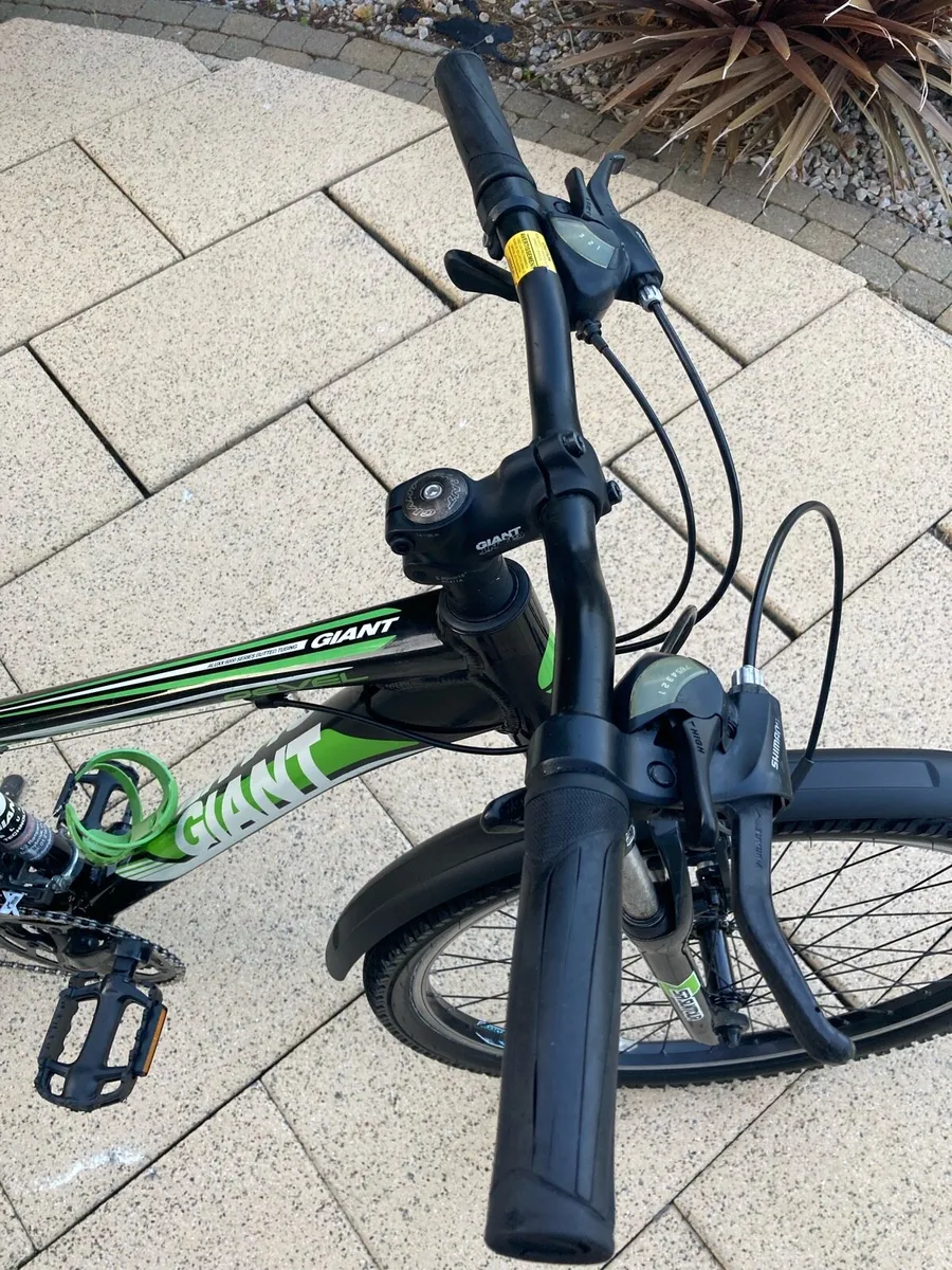 Giant revel 3 mountain bike - Image 2