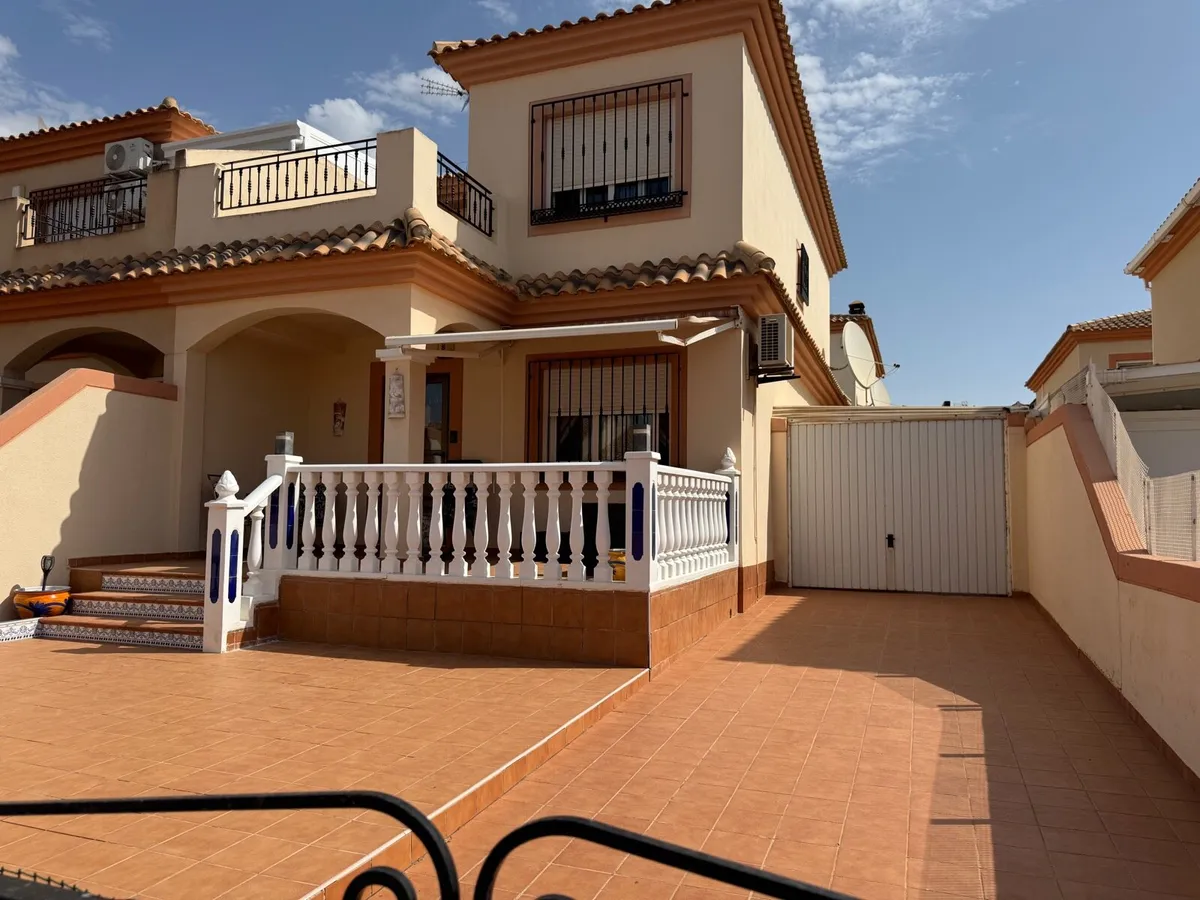 4 Bed House in Spain - Image 1