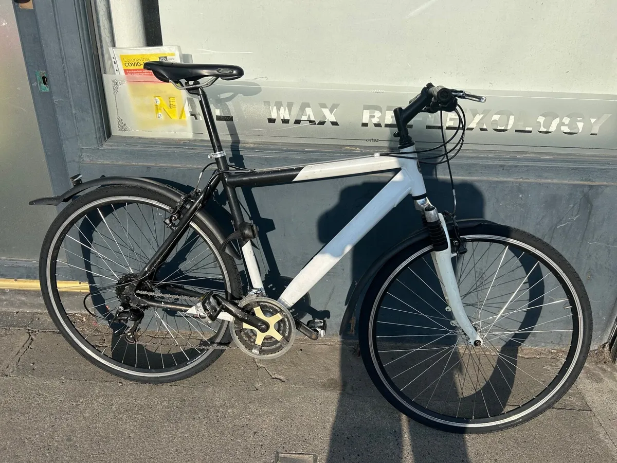 Cheap hybrid bike ❗️Open 7 days ❗️ - Image 1
