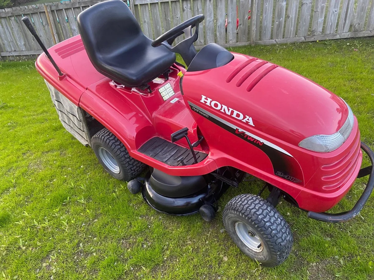 Honda 2417 hydrostatic - Image 1