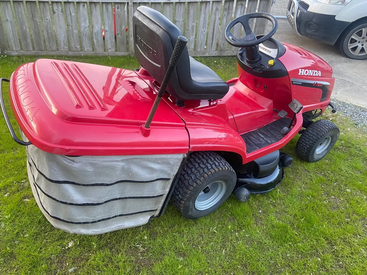 Honda 2417 hydrostatic - Image 3