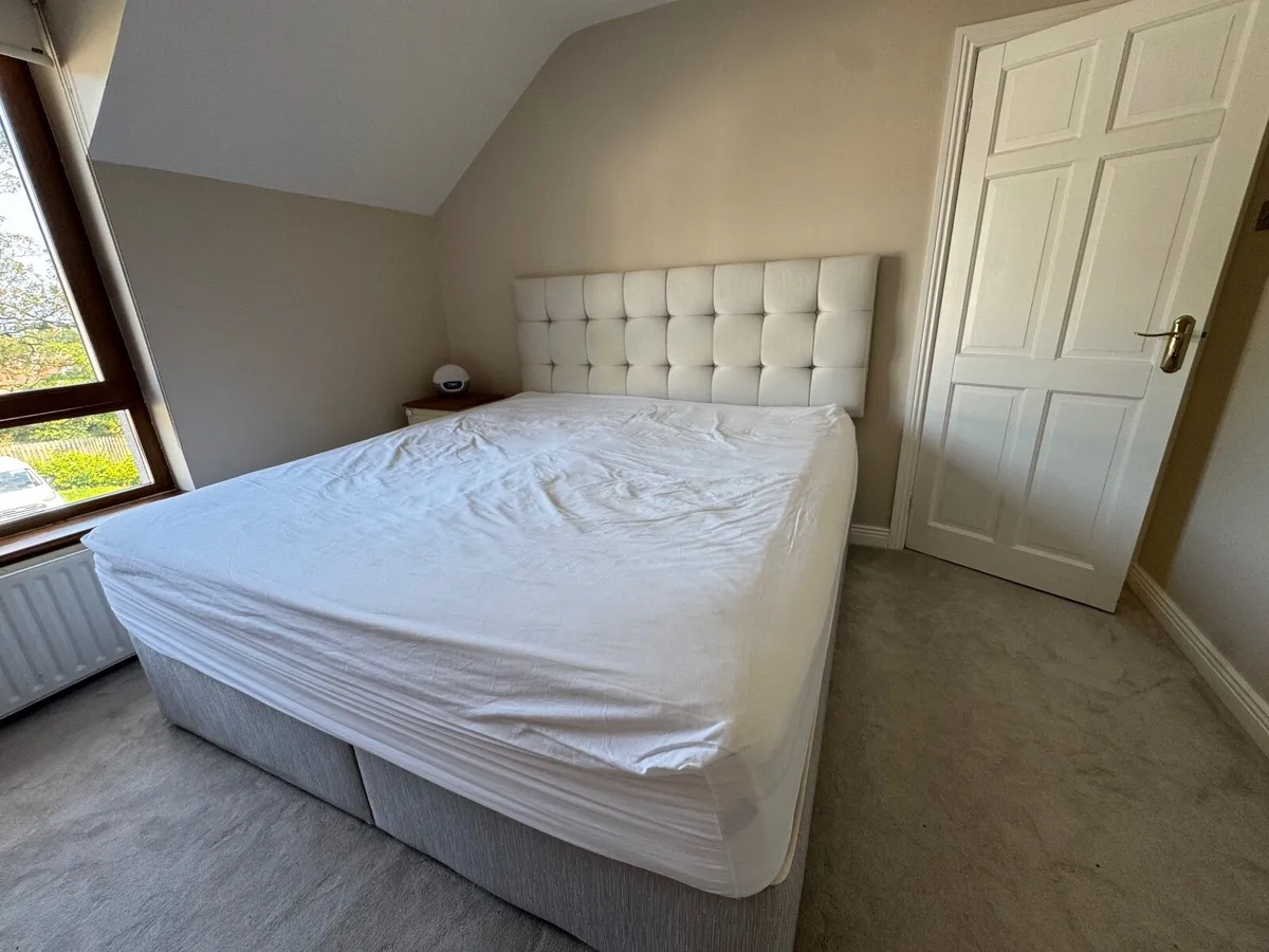 Bed - Image 1