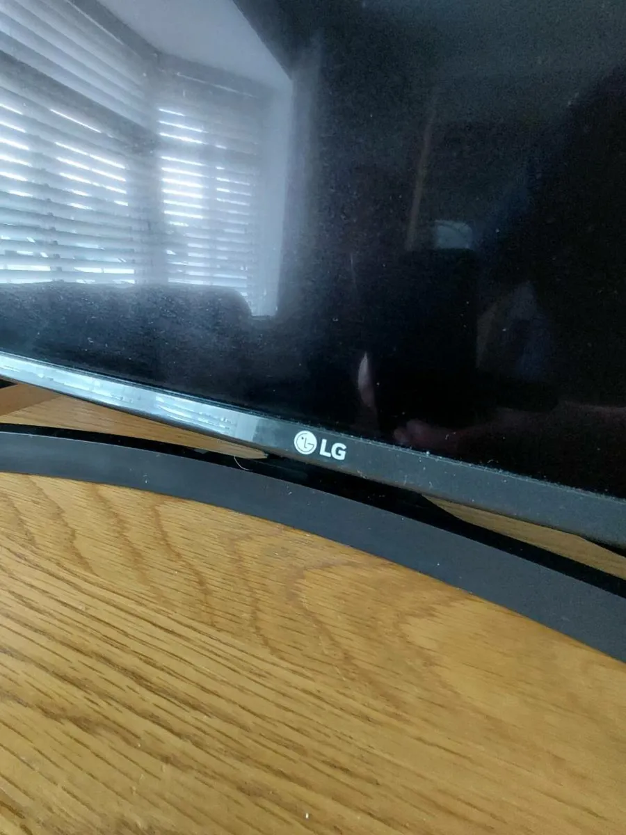 LG 50in 4k Smart Tv - Image 4