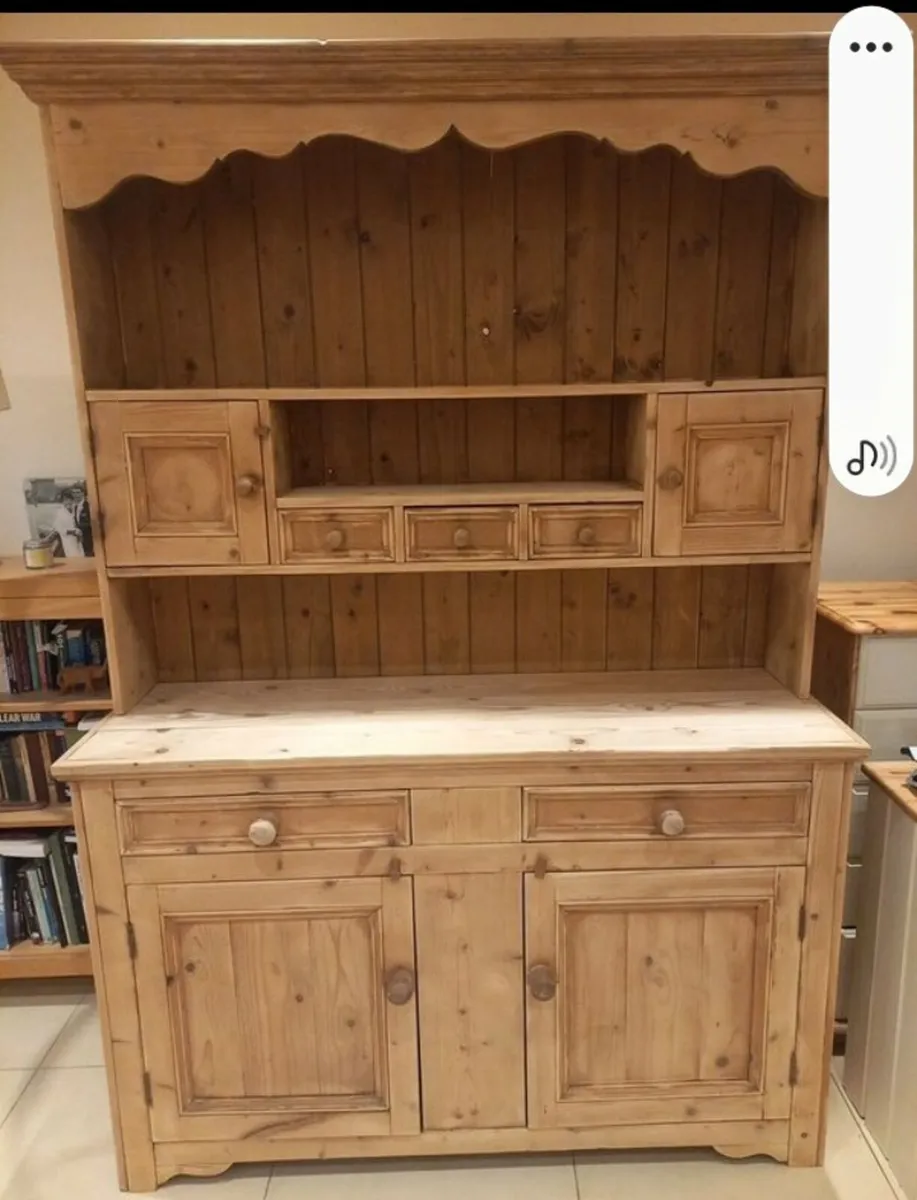 Dresser - Image 1