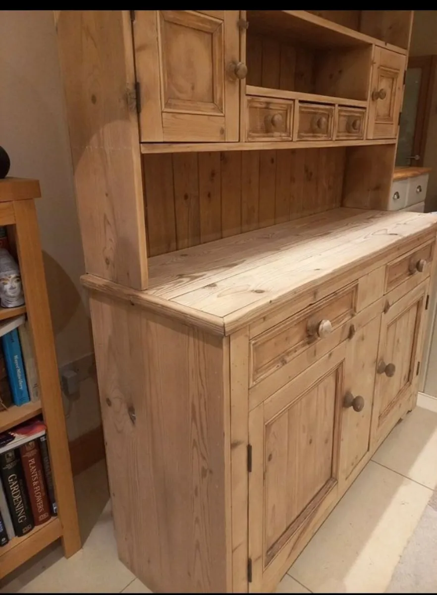 Dresser - Image 2