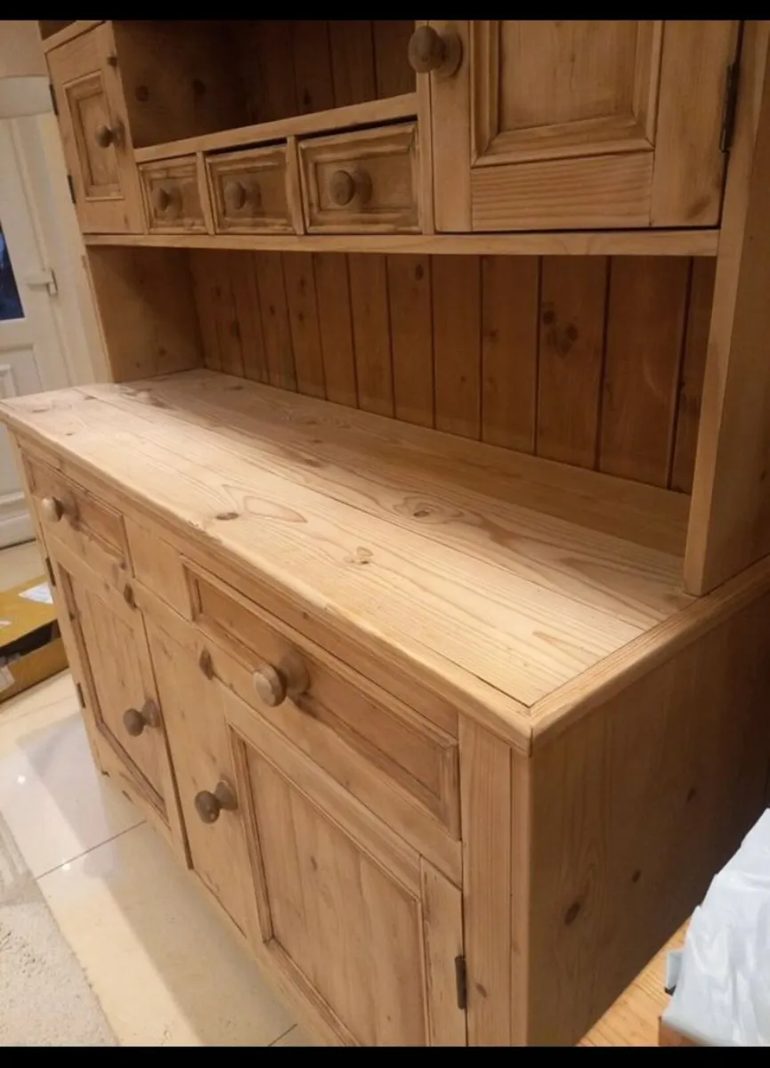 Dresser - Image 3