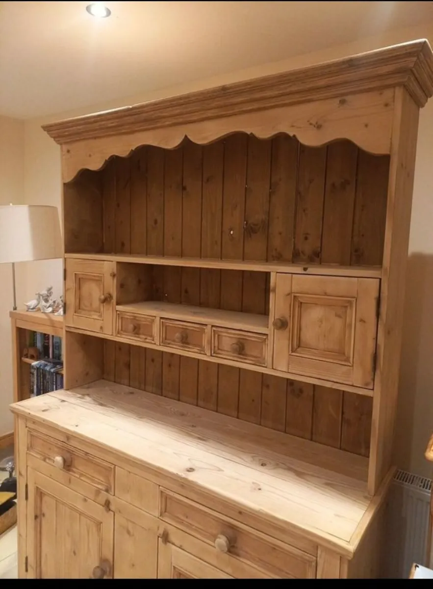 Dresser - Image 4