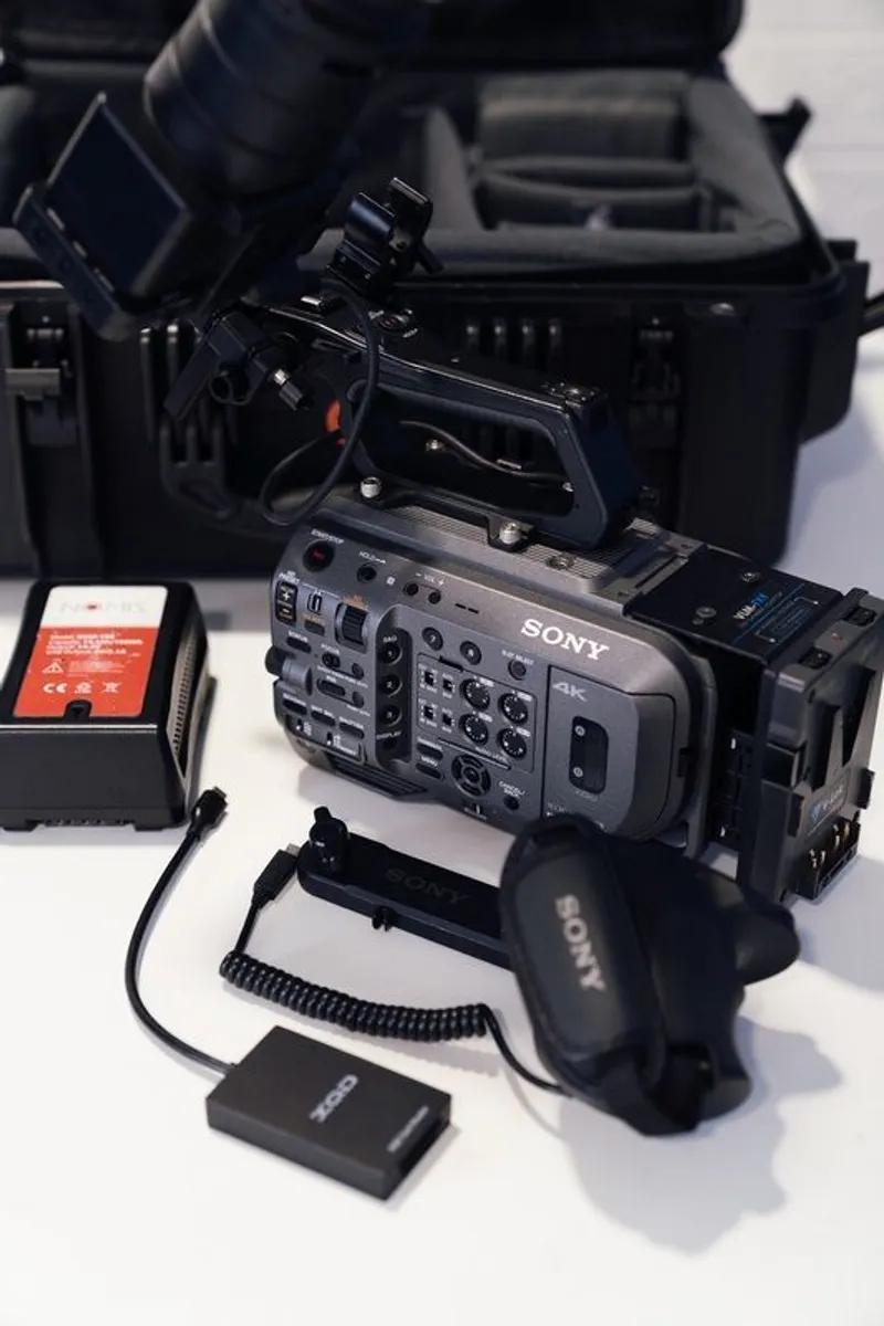 Sony PXW-FX9 Cinema Camera - FX9 FX6 - Image 2