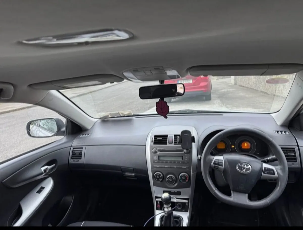 TOYOTA COROLLA - Image 2