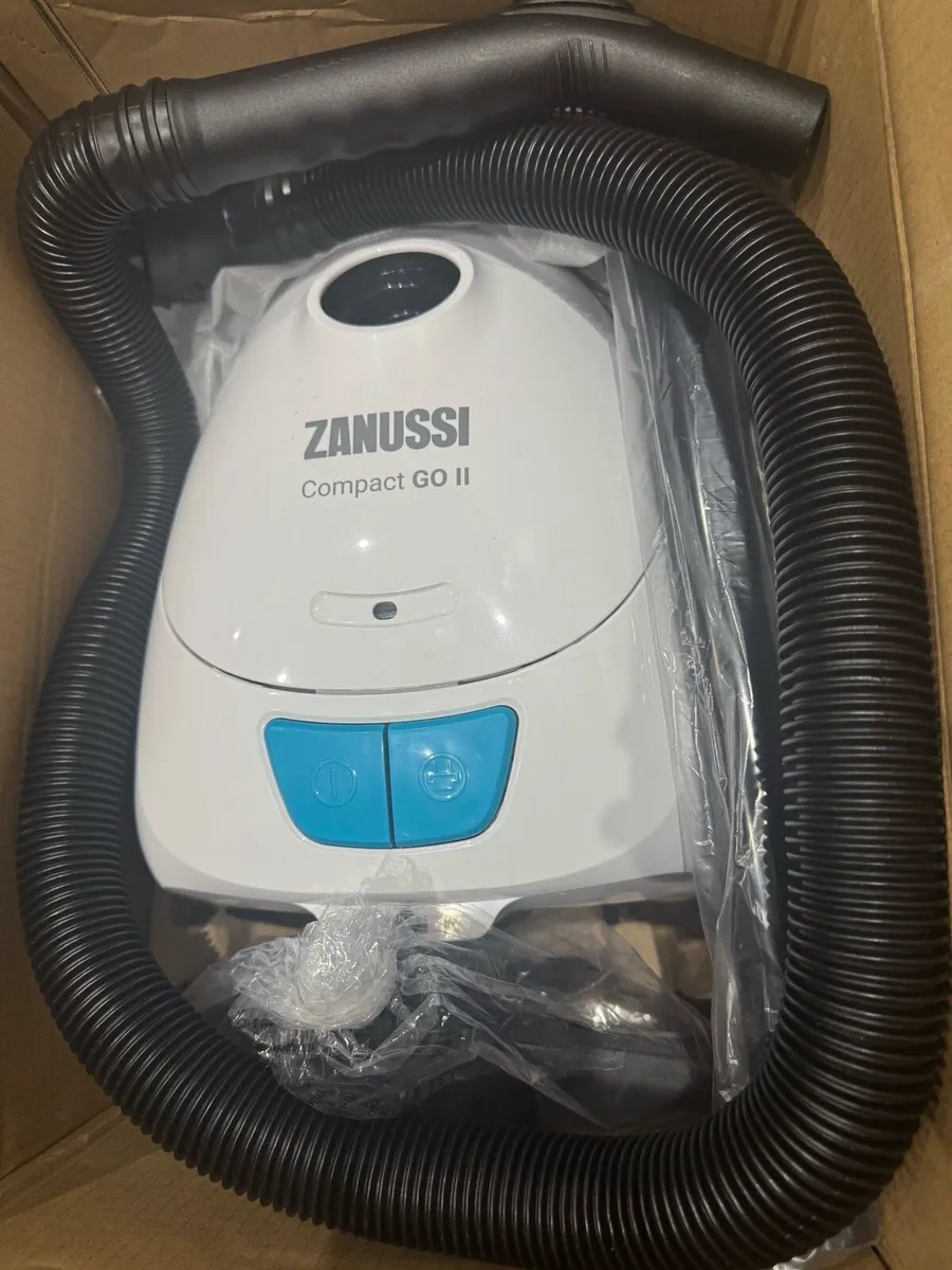 Vacuum Cleaner - Image 3