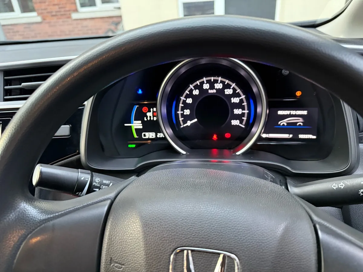 HONDA FIT/HYBRID AUTO 2 YEAR NCT ONE YEAR ROAD TAX - Image 4