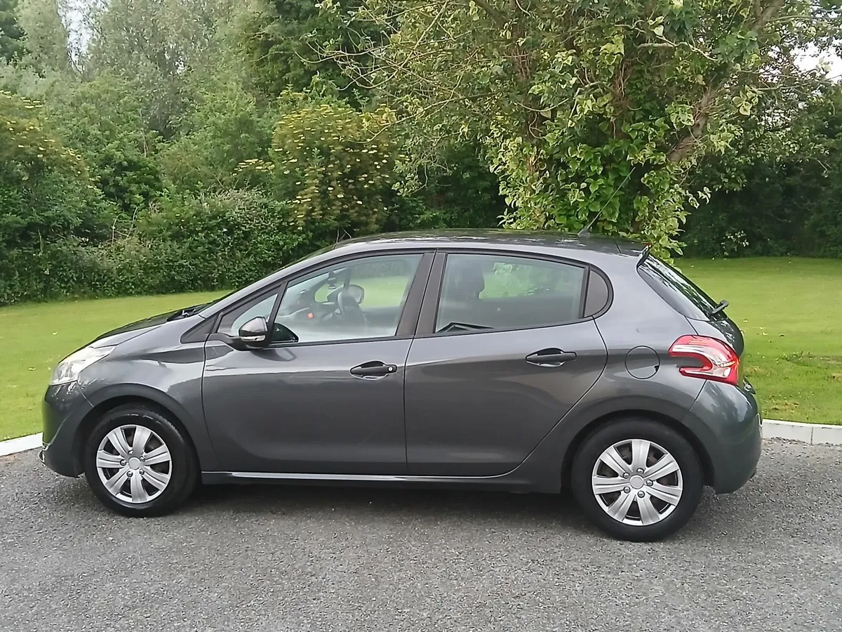Peugeot 208 2013 - Image 1