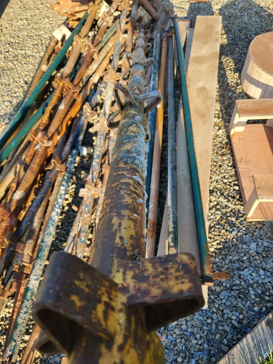 Kwikstage Scaffolding with planks - Image 2