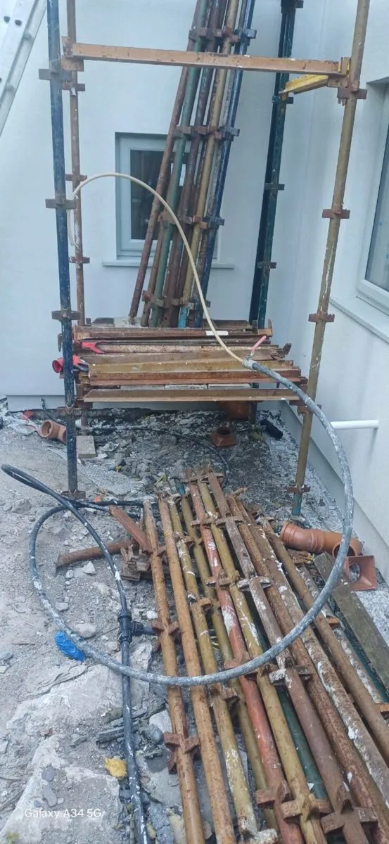 Kwikstage Scaffolding with planks - Image 3