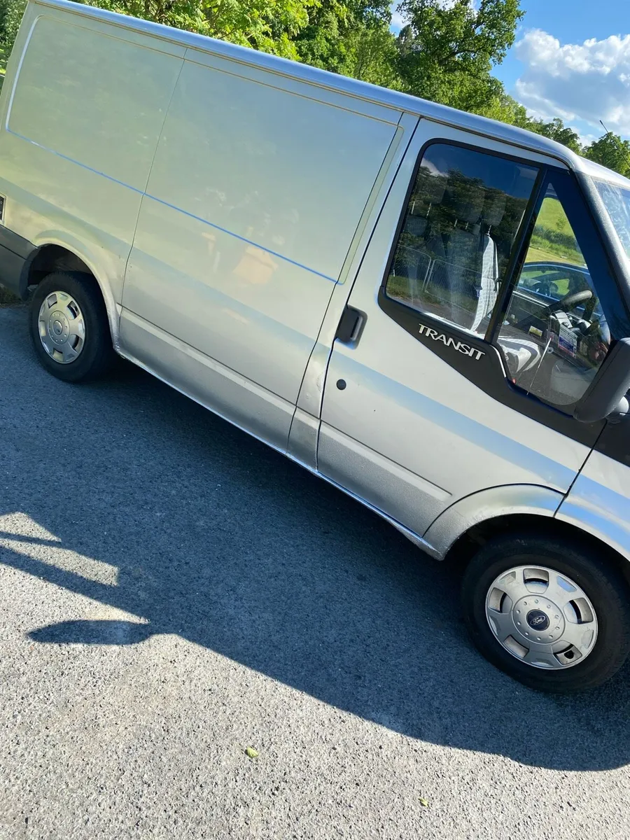Van - Image 2