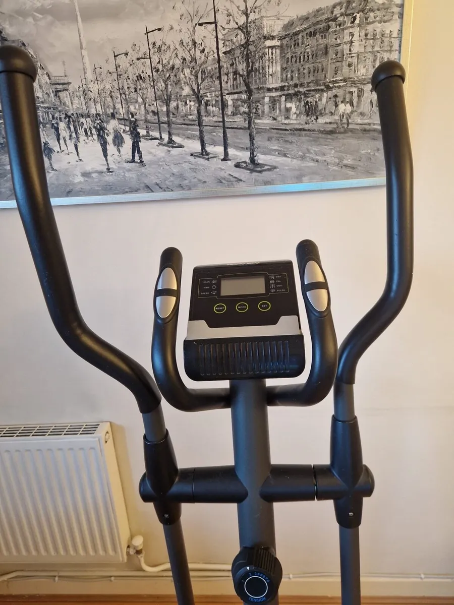 Cross Trainer - Image 2