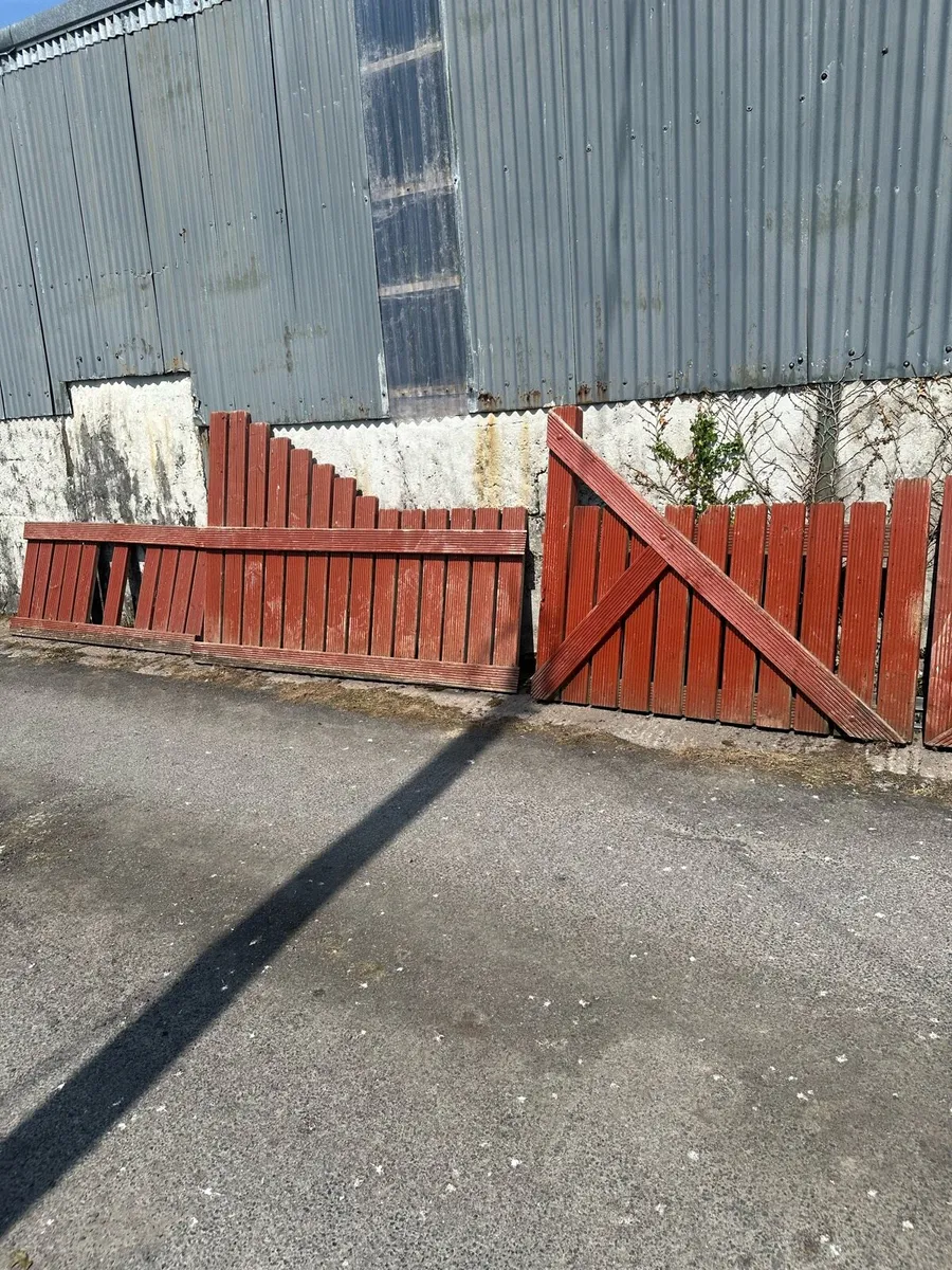 Wooden Gates & Panels - Image 3