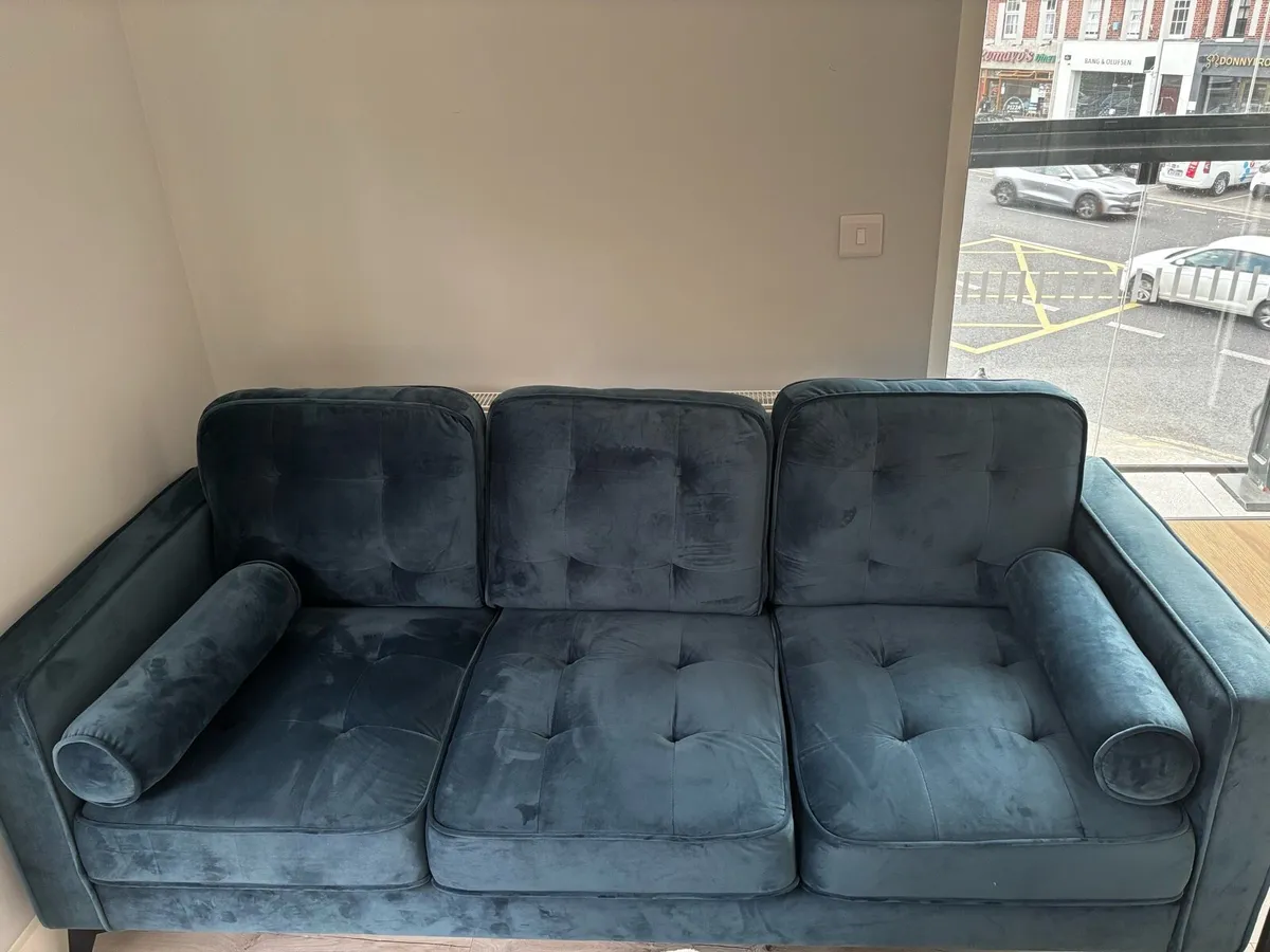 Couch - Image 2