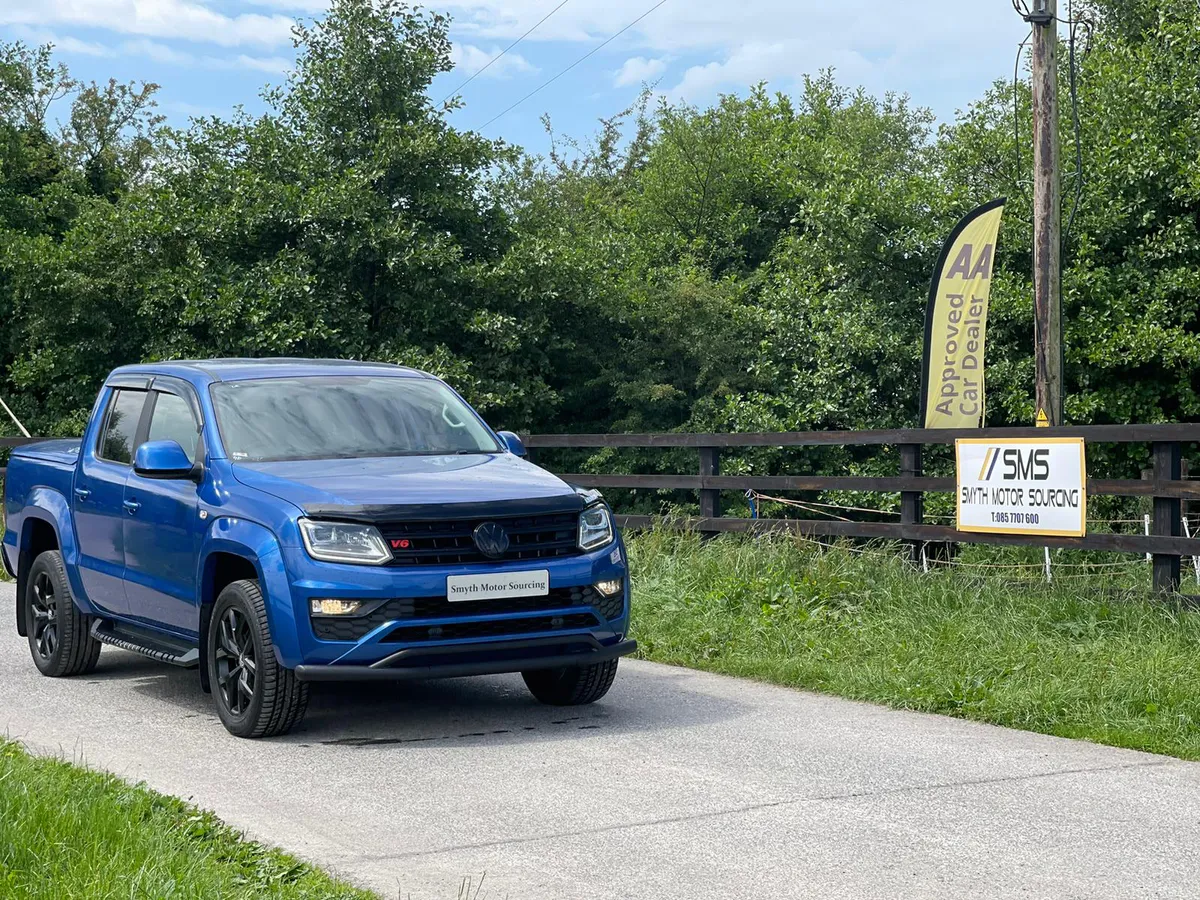 171 Volkswagen Amarok Aventura Black Ed***** - Image 1