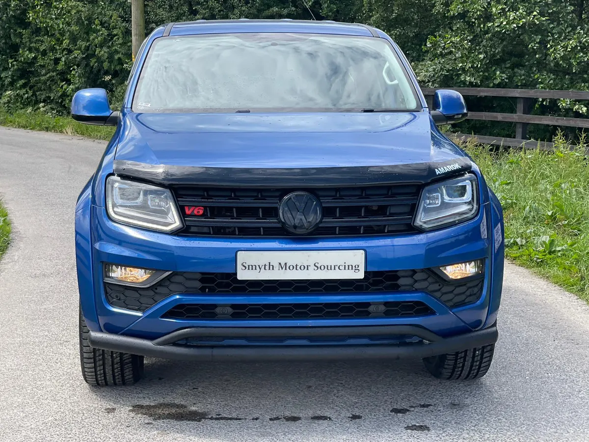 171 Volkswagen Amarok Aventura Black Ed***** - Image 4