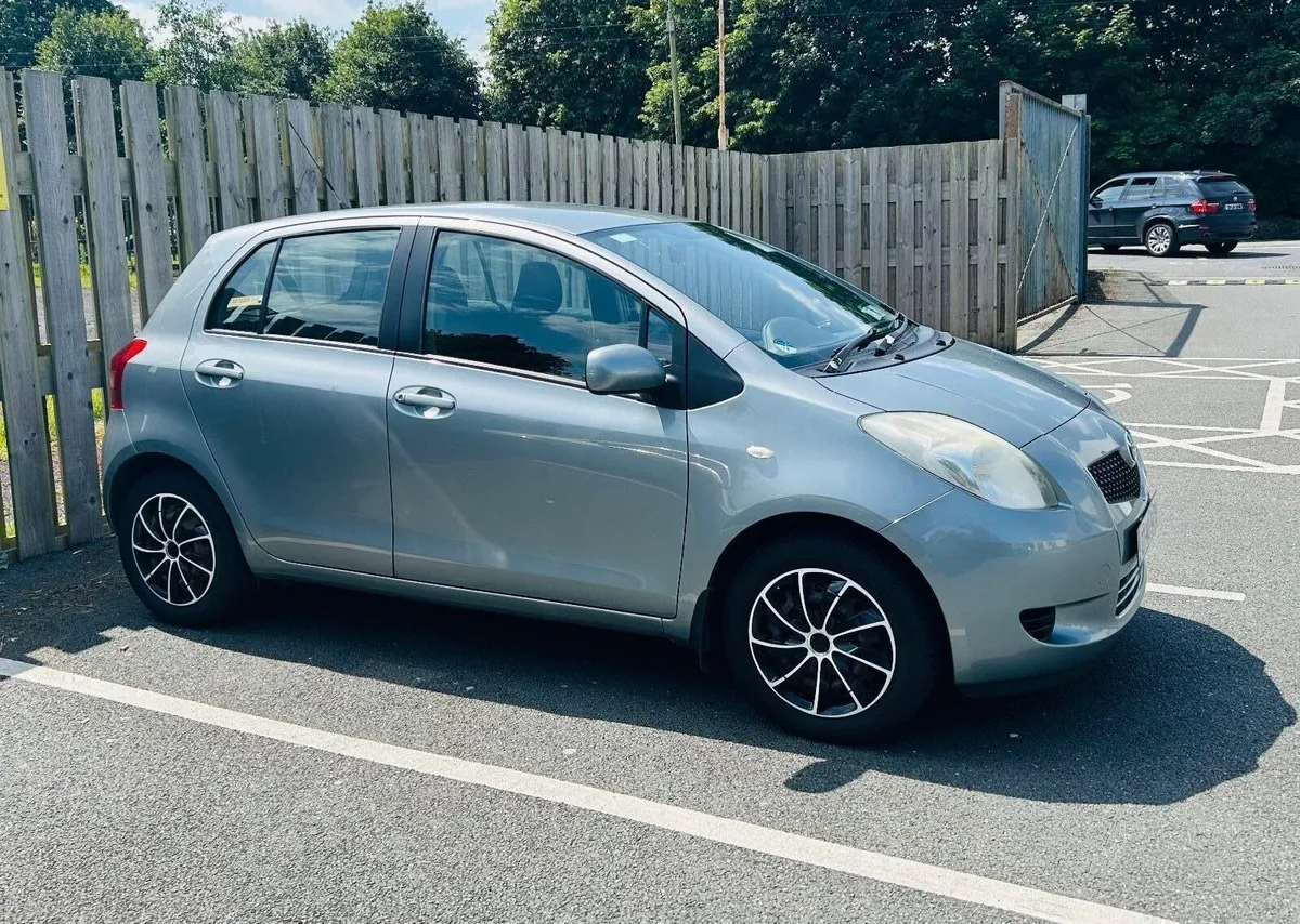 Toyota Yaris 2007 - Image 2