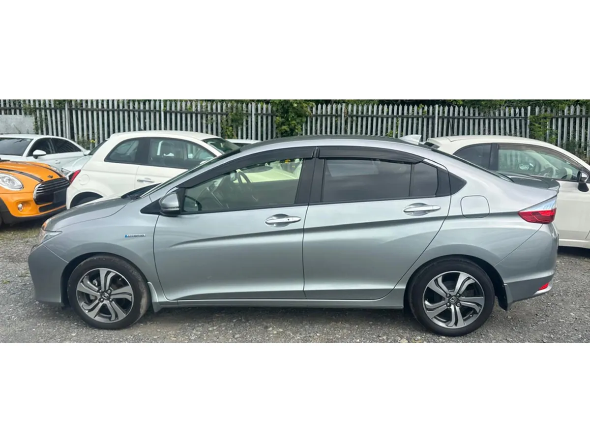 Honda Grace 1.5L Automatic Petrol Hybrid (2252) - Image 4