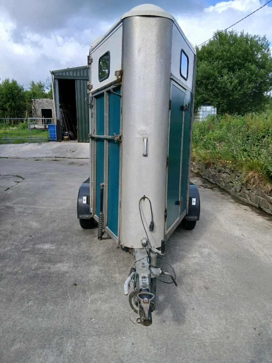 Horse box - Image 2