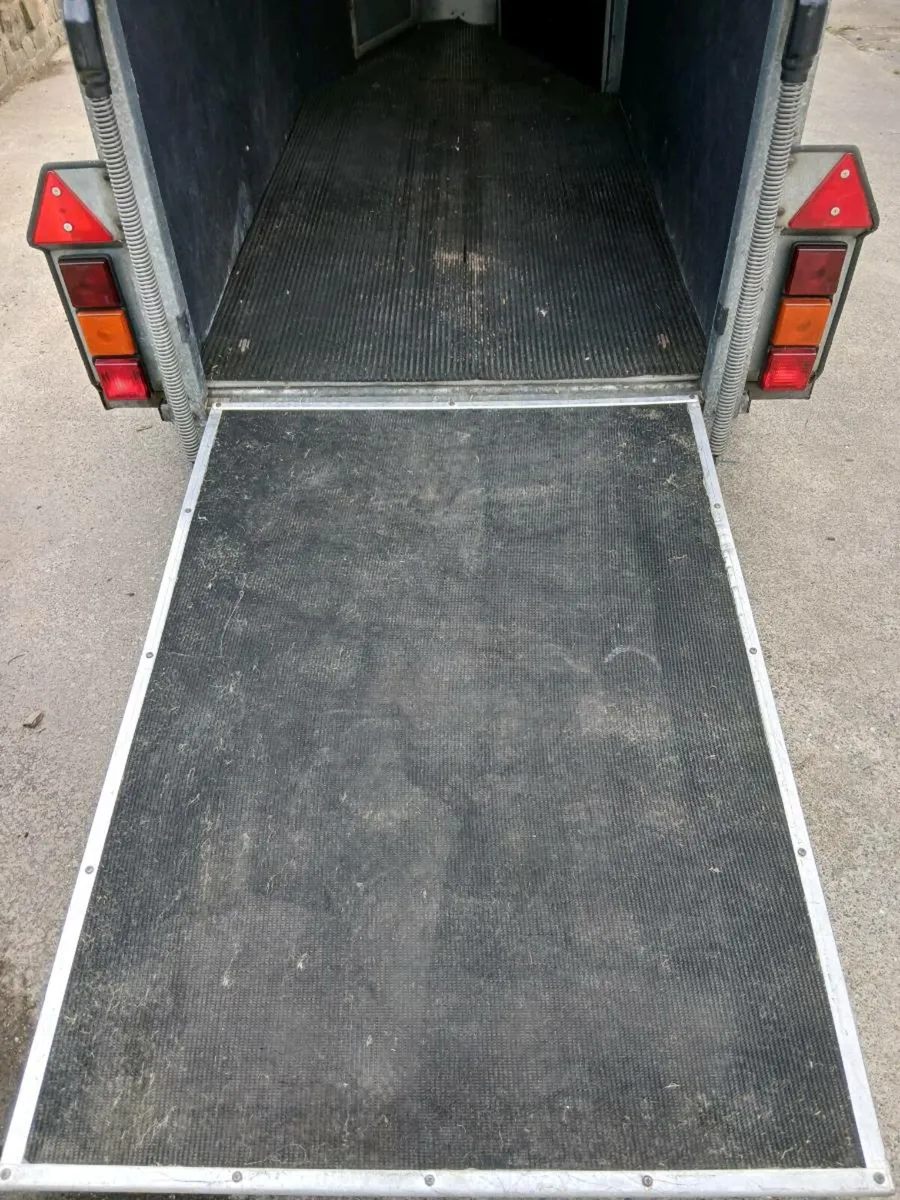 Horse box - Image 3