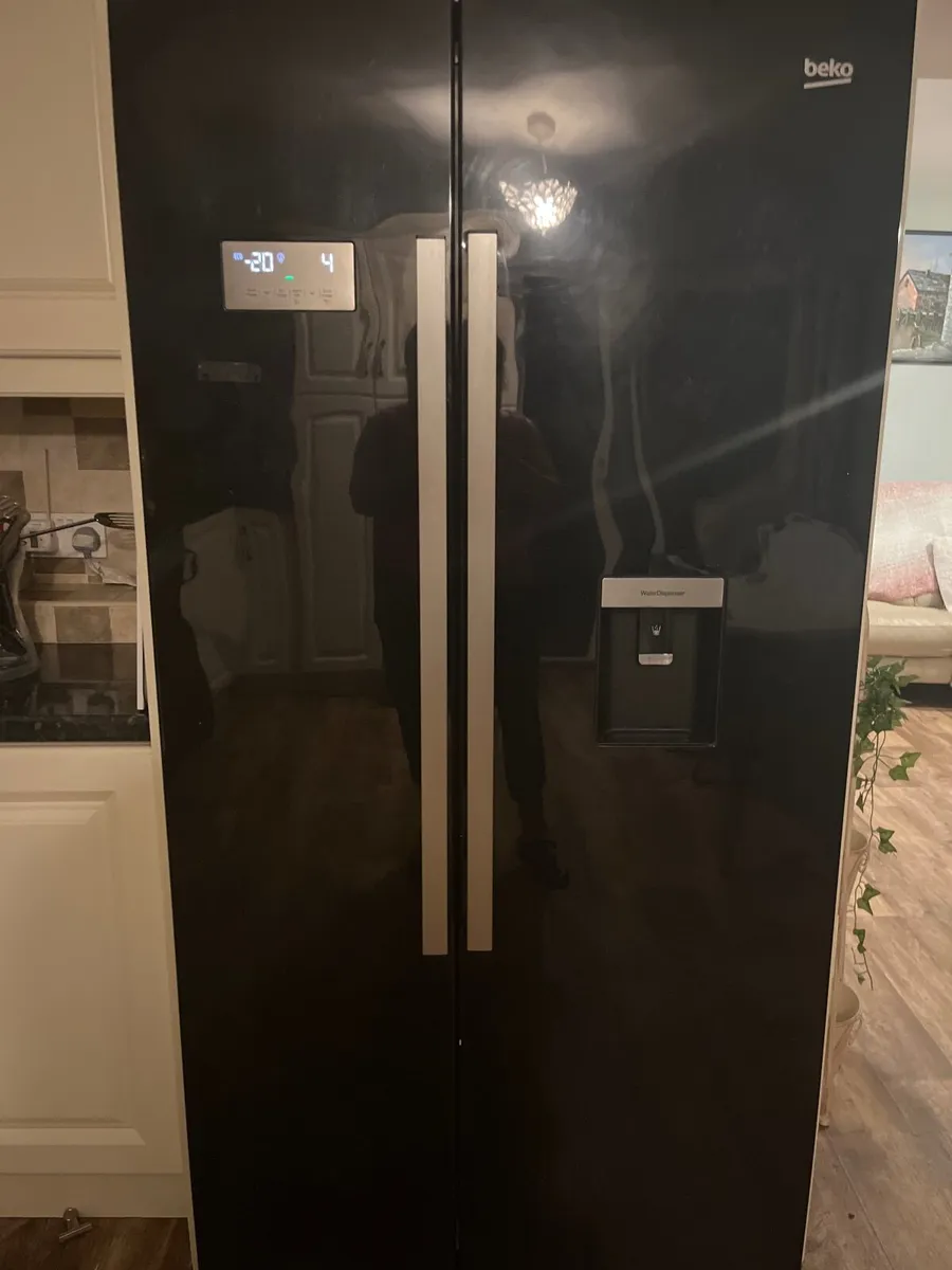 Beko American Fridge freezer - Image 1