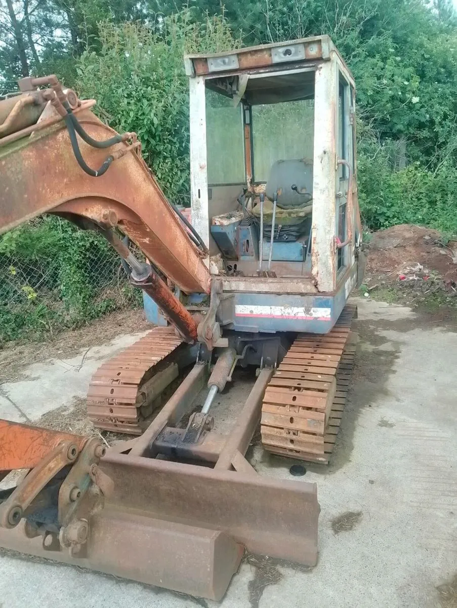 Mini Digger Kubota 101 3.5 ton - Image 4