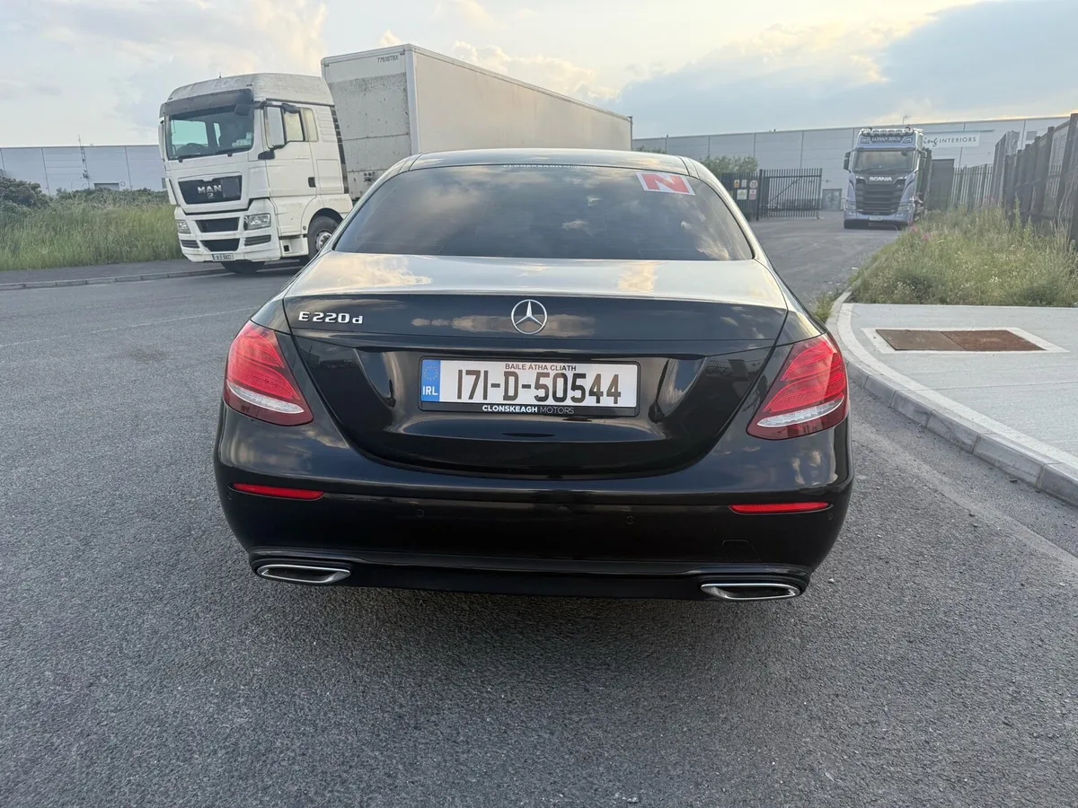 Stunning Mercedes-Benz E220D - Image 2