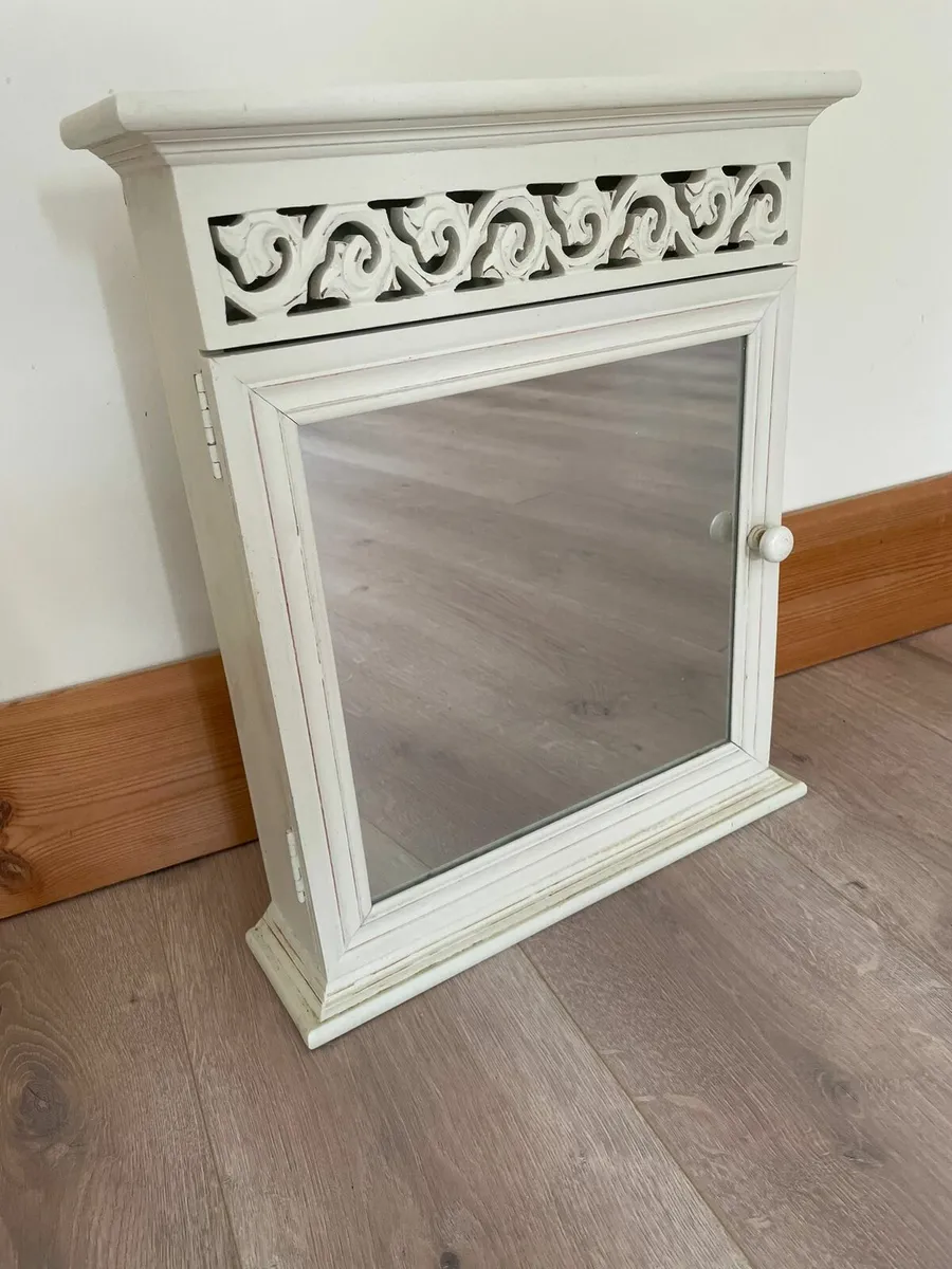 Wall press with Mirror - Image 1