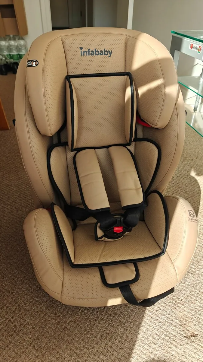 Car seat with Isofix - Image 1