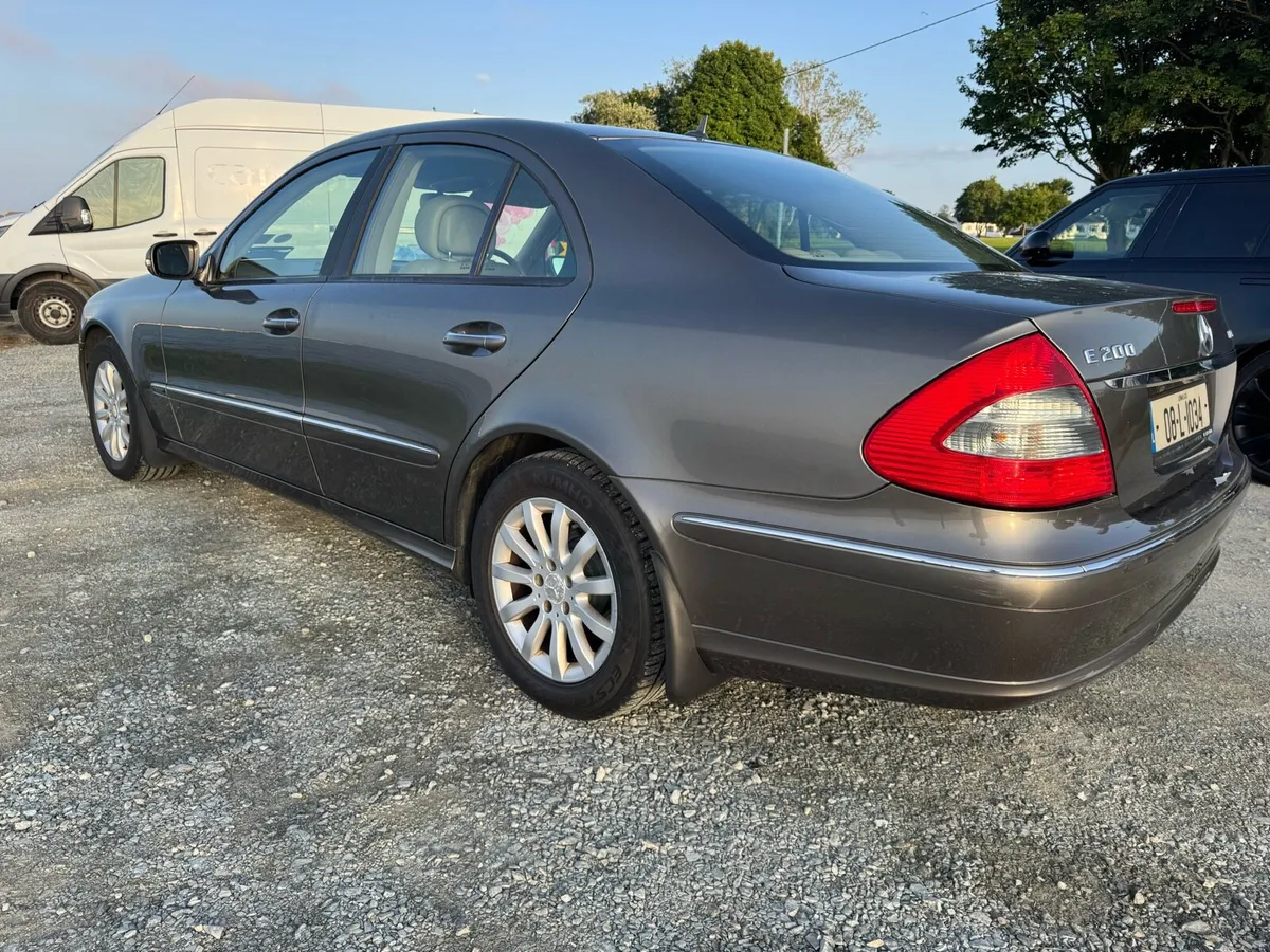 Mercedes - Image 2