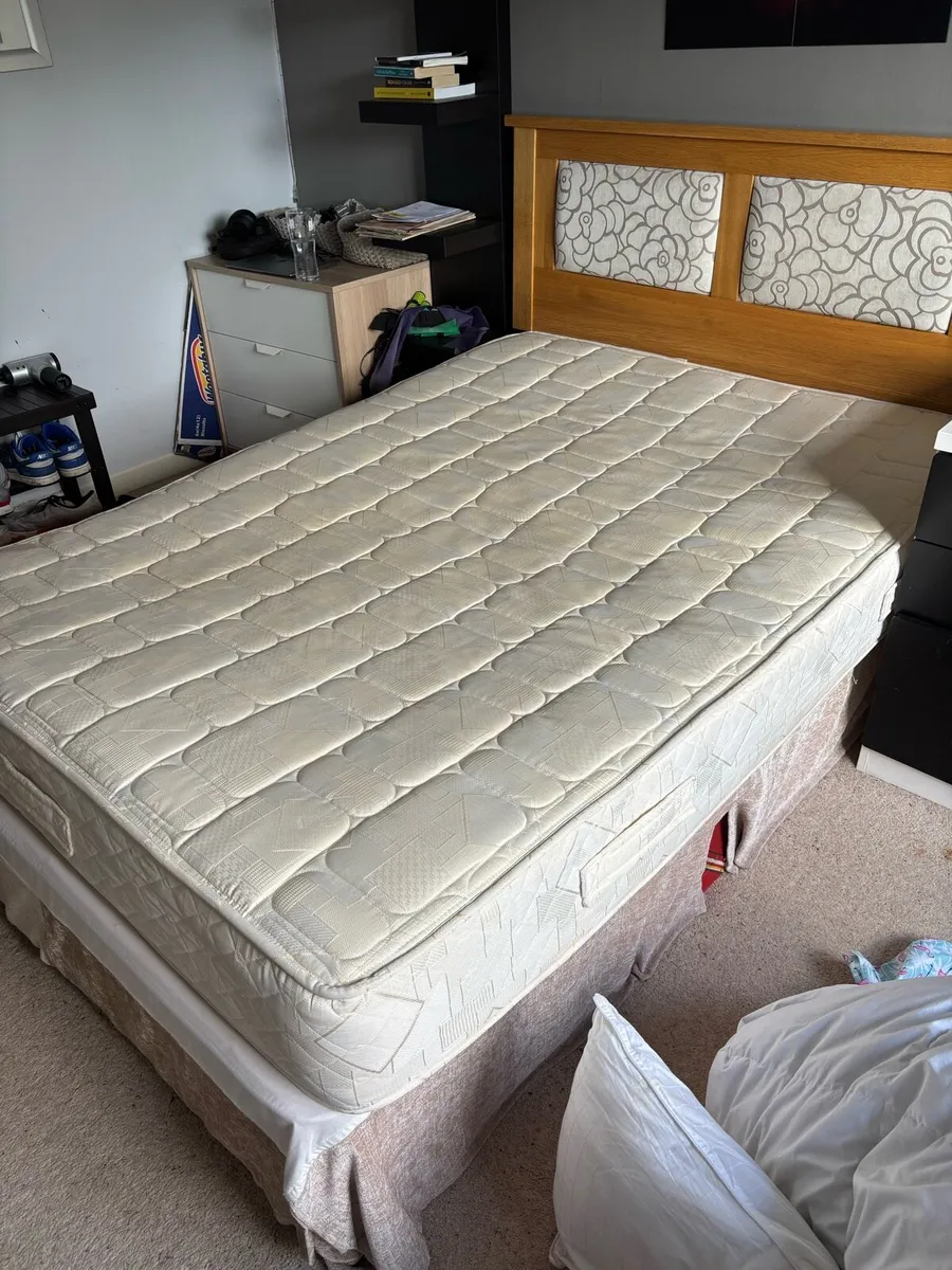 Bed with mattress - Image 2