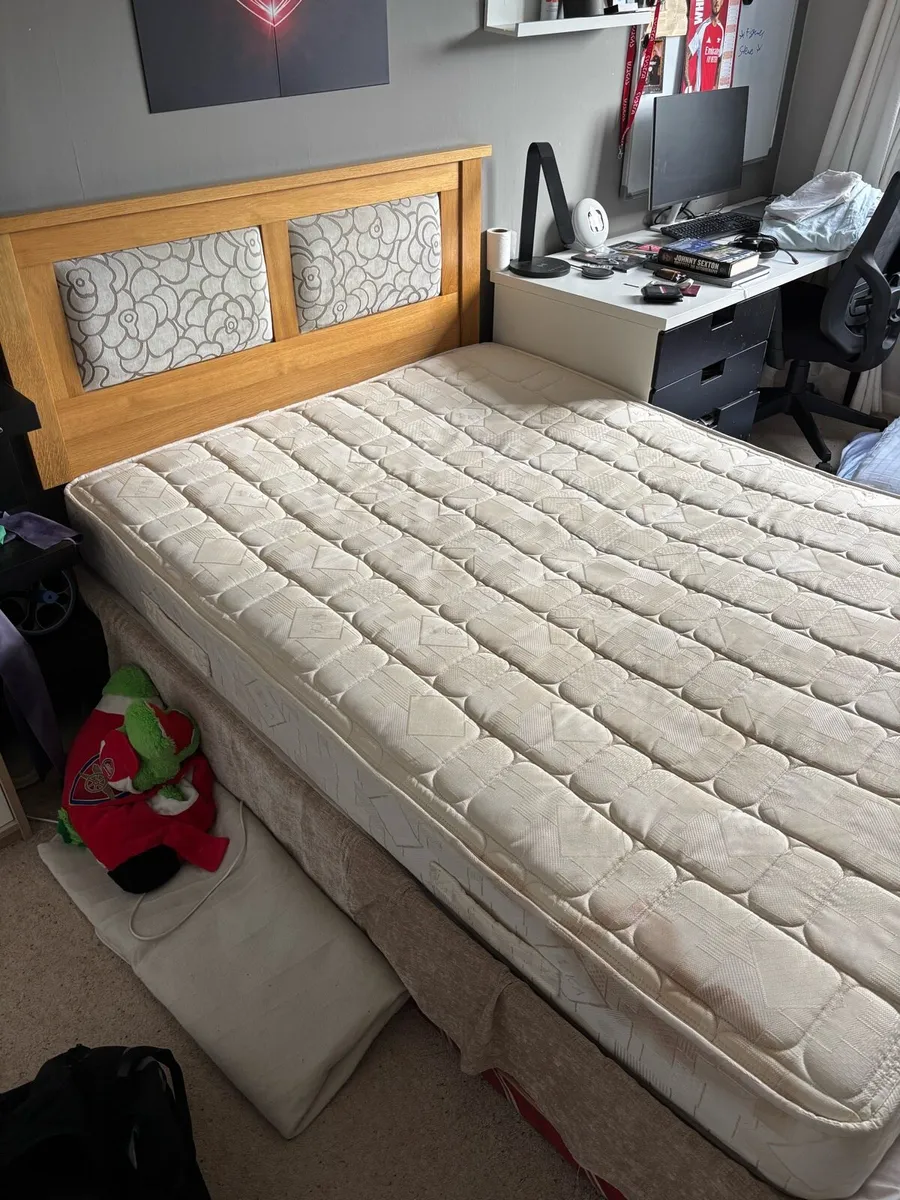 Bed with mattress - Image 4