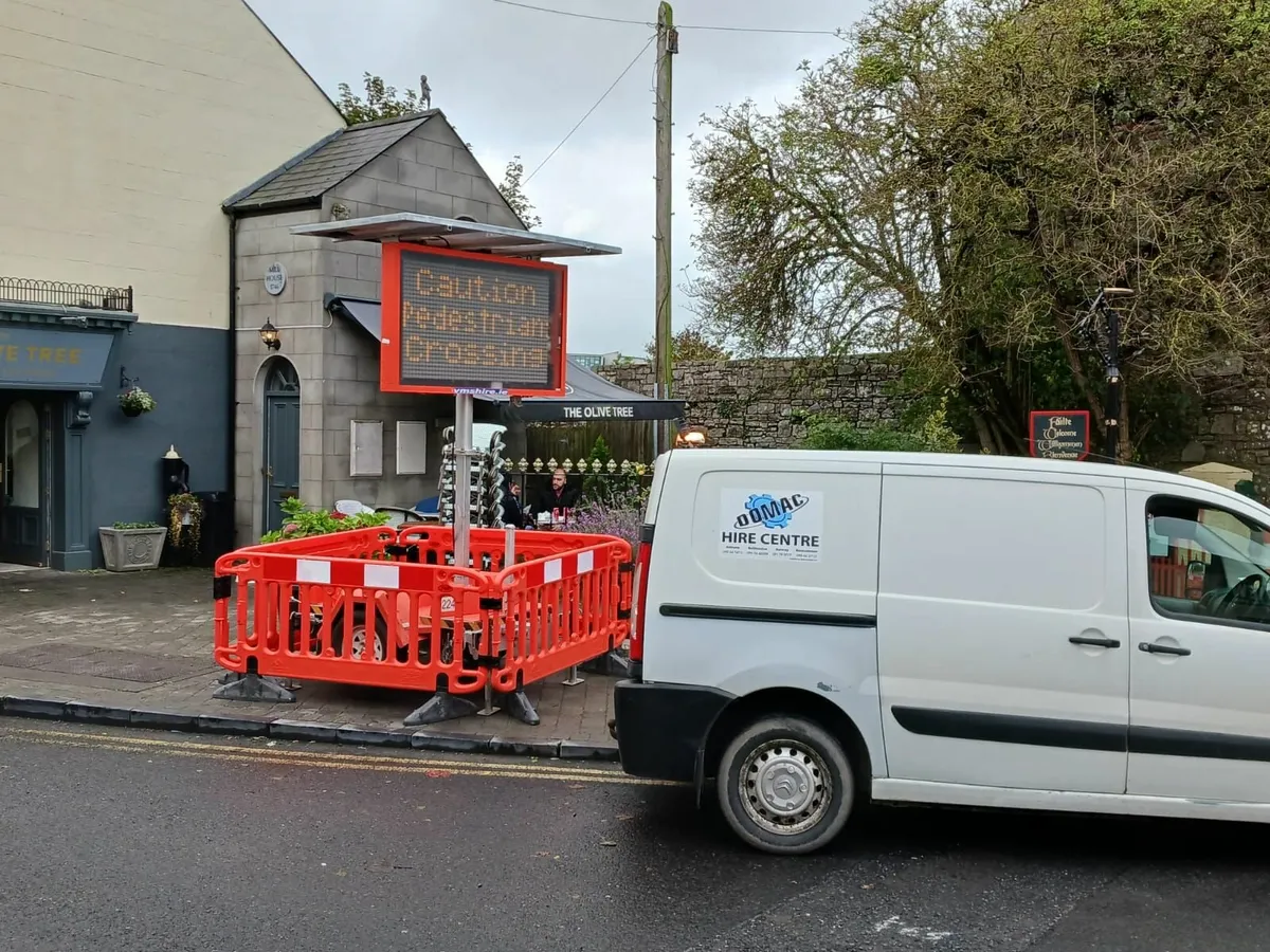 Compact Vms Signs for Hire or Sale - Image 4