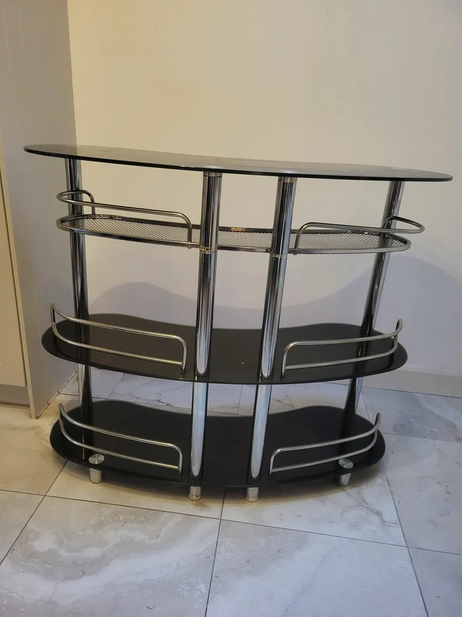 Black and chrome home bar