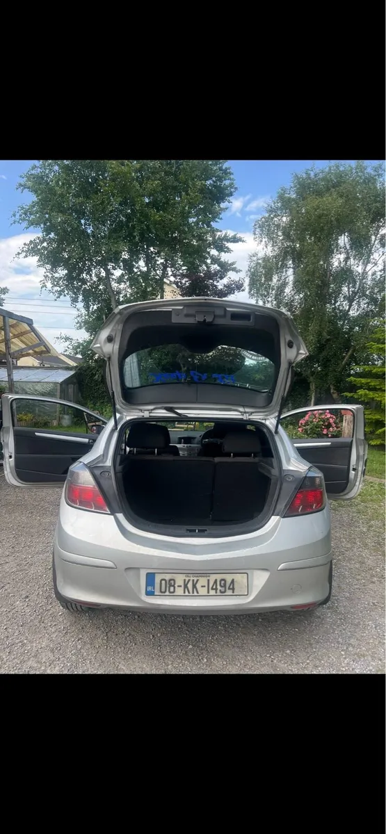 Opel Astra 2008 - Image 2