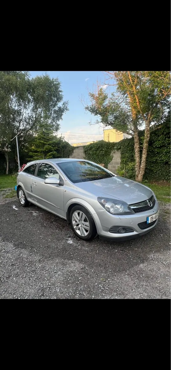 Opel Astra 2008 - Image 1