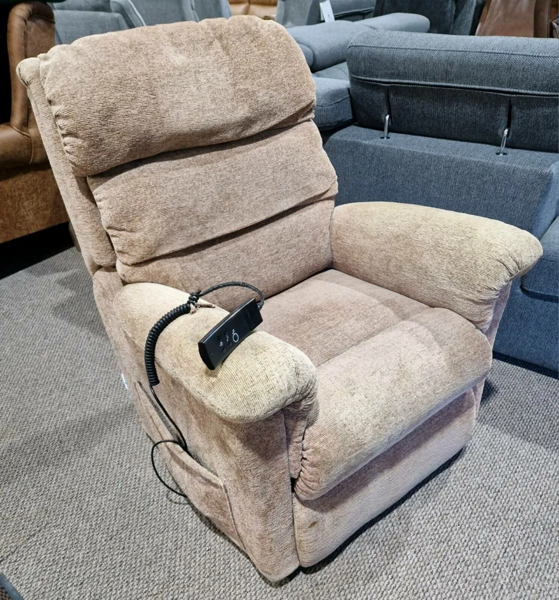 Lazboy rise & recline chair - Image 2