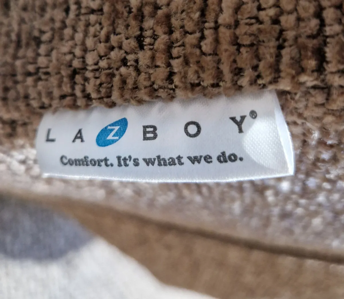 Lazboy rise & recline chair - Image 3