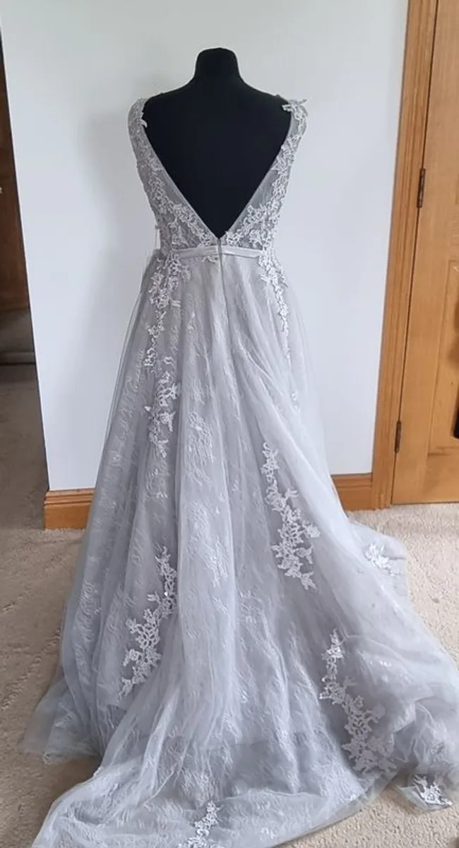 Stunning size 10 debs dress - Image 1