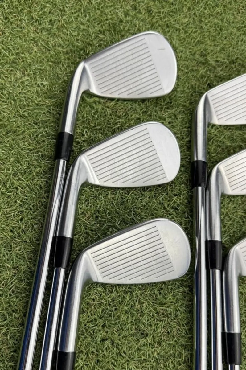 TITLEIST 716 CB IRONS / 5-PW /  X-STIFF - Image 4