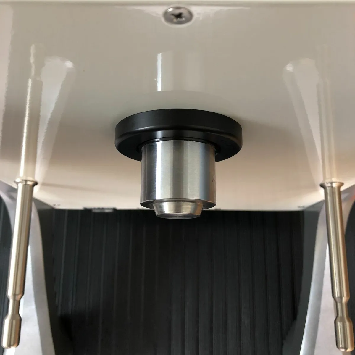 X-1 Mini Pro Goodnature Industrial Juicer Cold Pre - Image 3